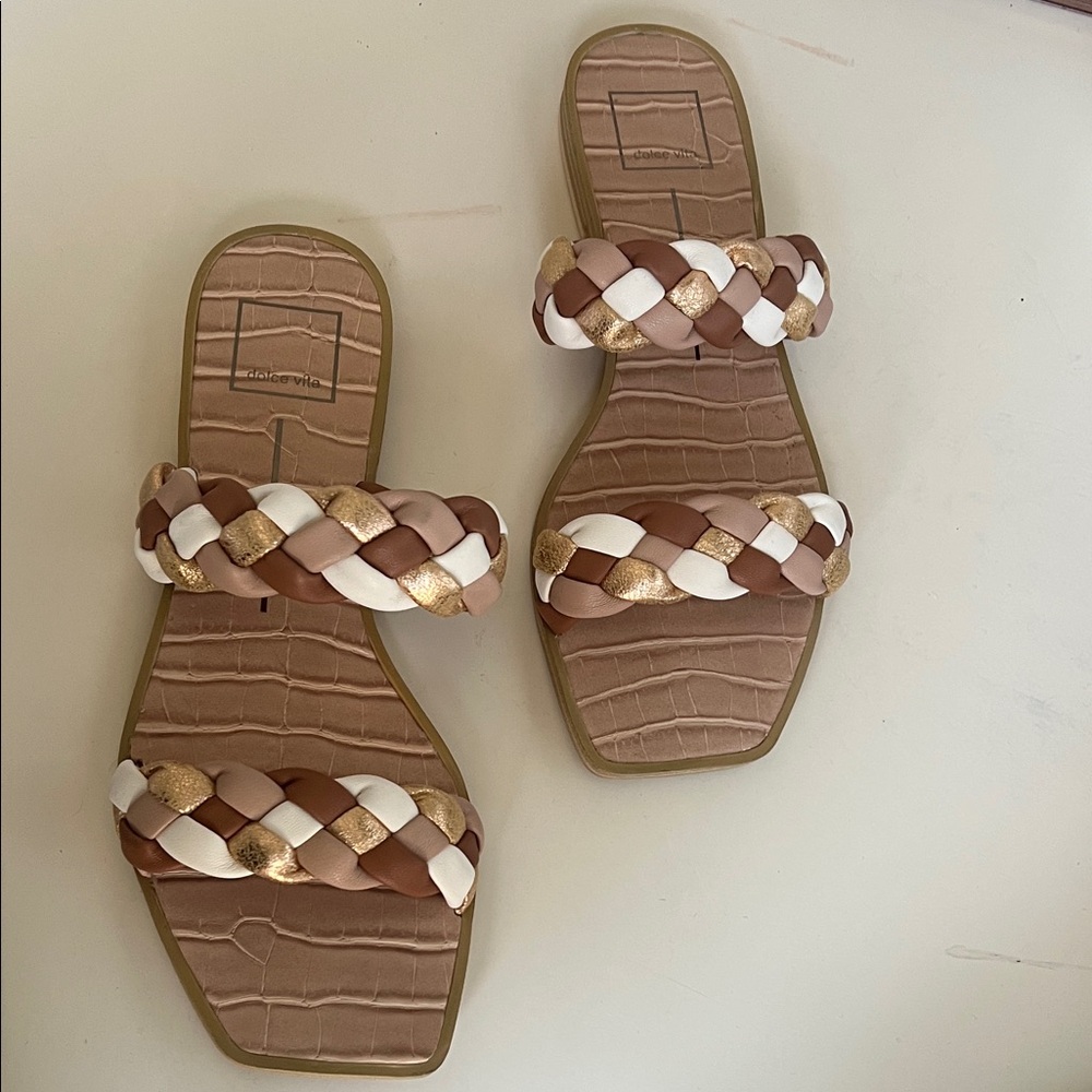 Dolce Vita Stella Sandal, Multicolor Natiral, size 9. Never worn!